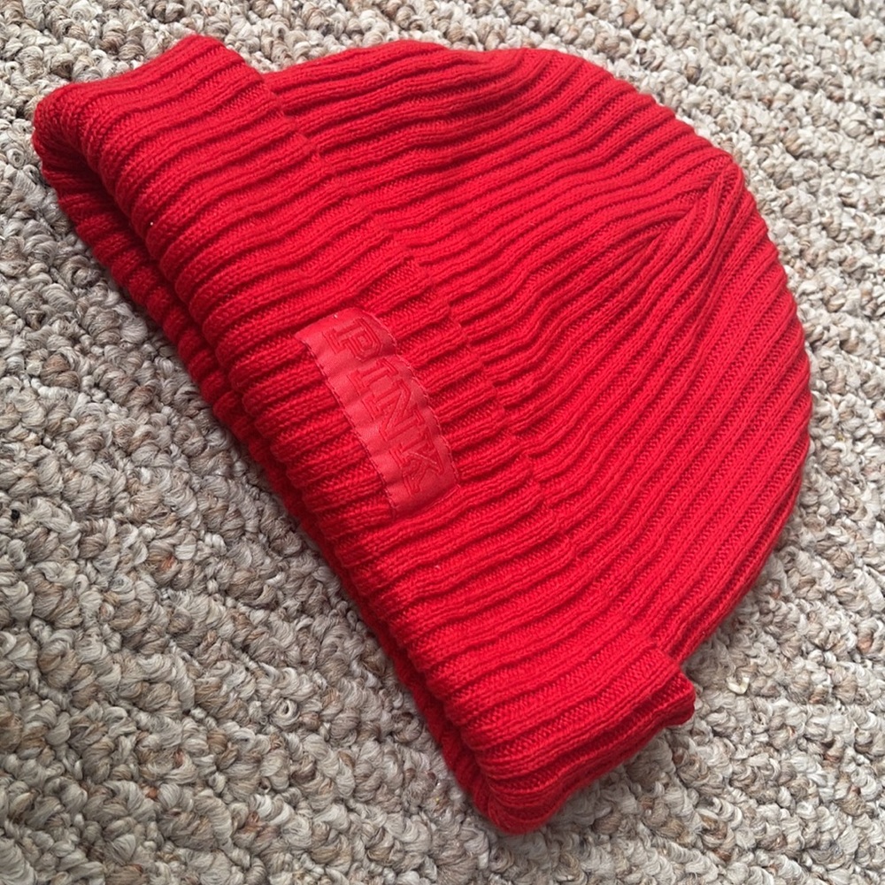 VS PINK HAT